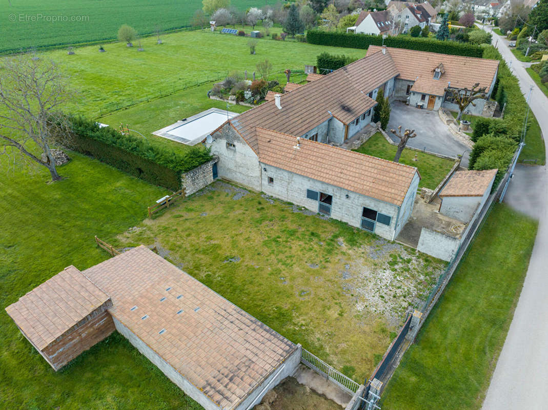 Maison à SAINT-LOUP-GEANGES