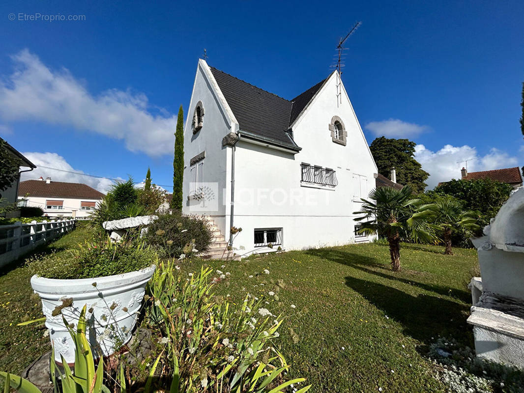 Maison à BOUAFLE