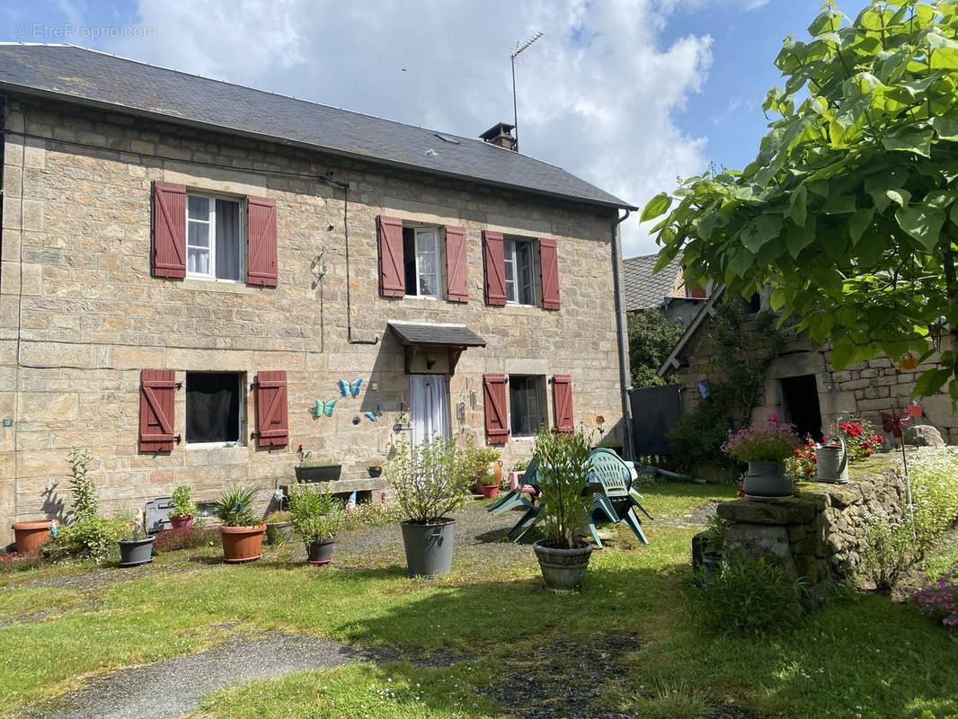 Maison à TARNAC