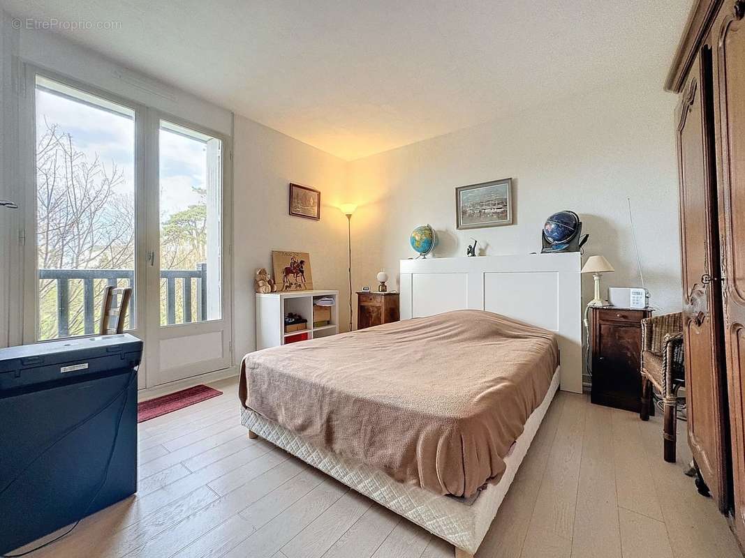 CHAMBRE 2 AVEC BALCON  - Appartement à TROUVILLE-SUR-MER