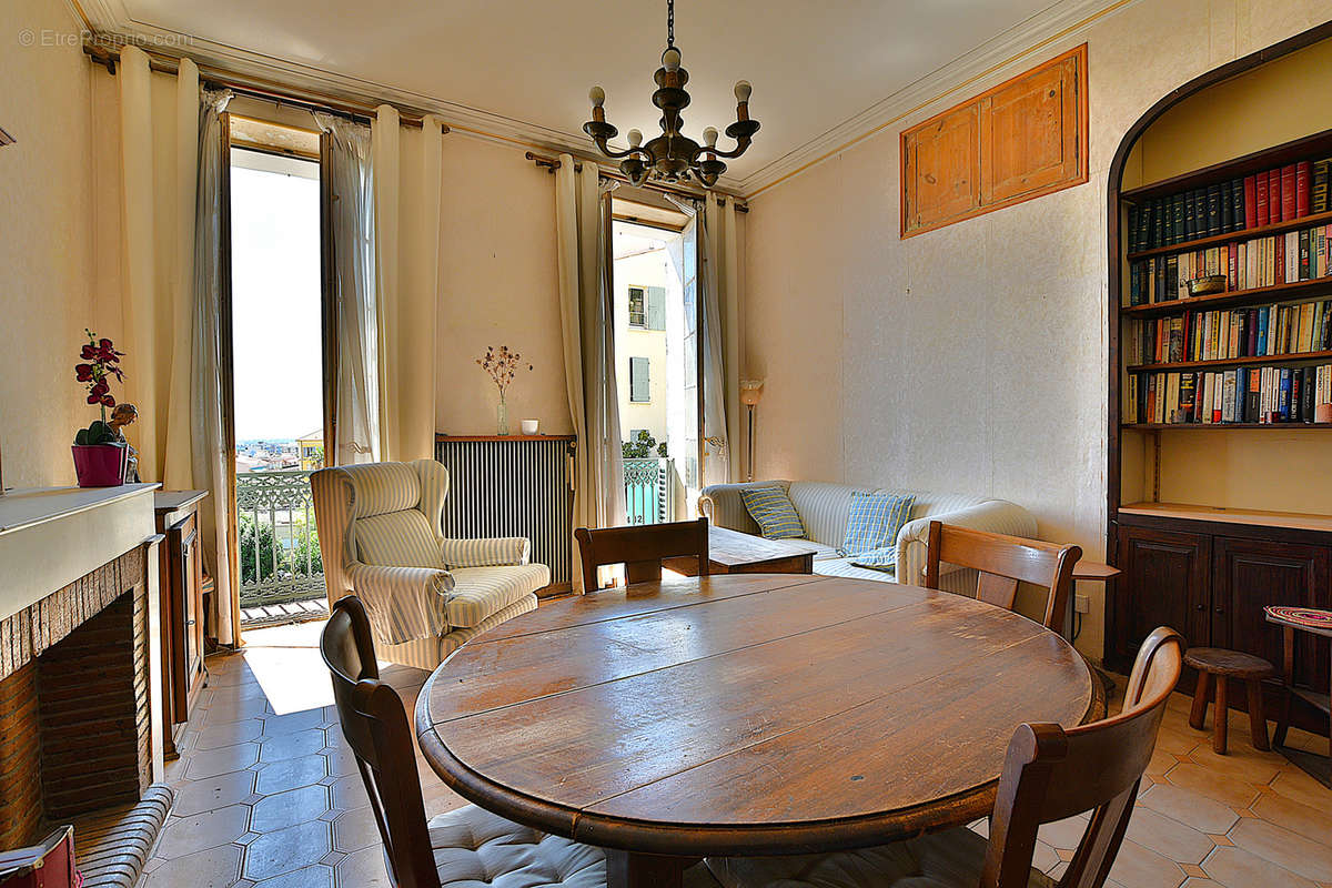 Appartement à HYERES