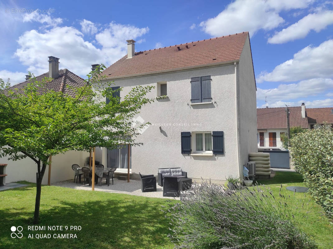 Maison à VIGNEUX-SUR-SEINE