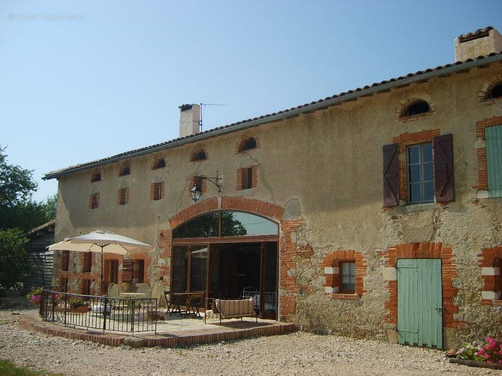 Maison à SAINT-SULPICE-SUR-LEZE