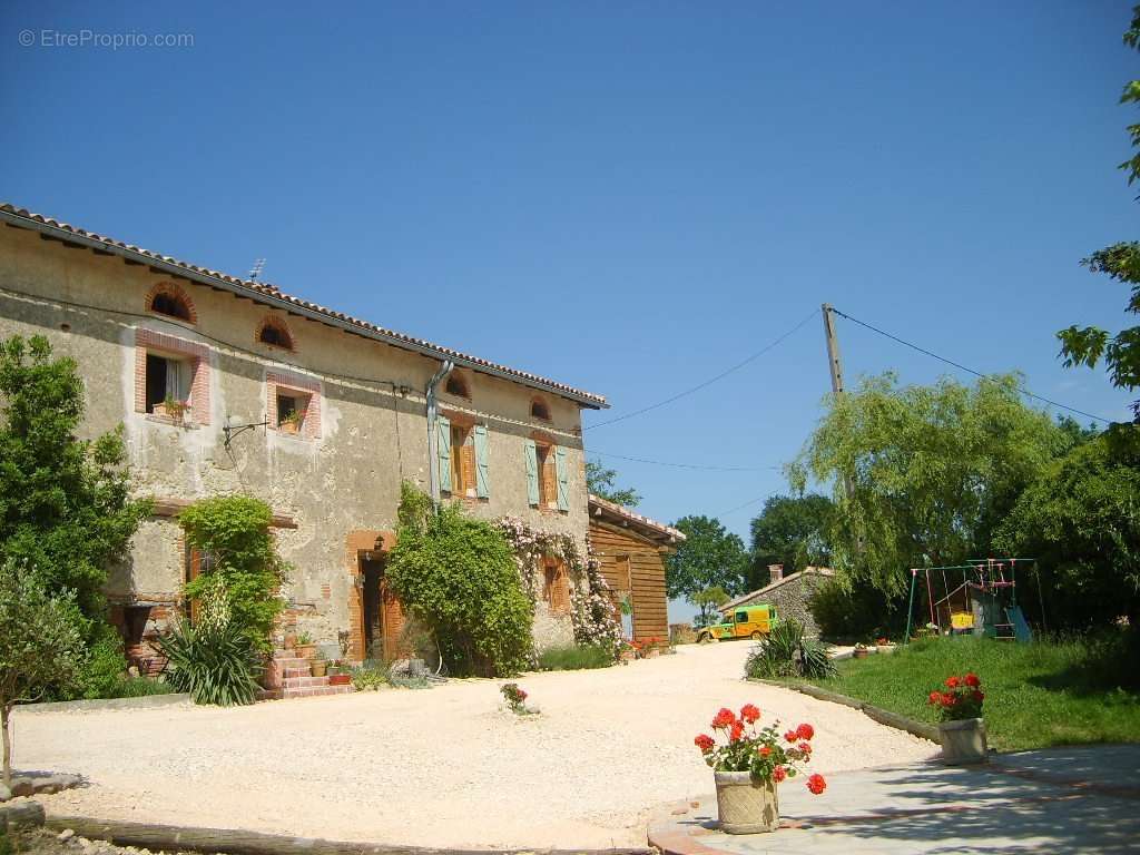 Maison à SAINT-SULPICE-SUR-LEZE