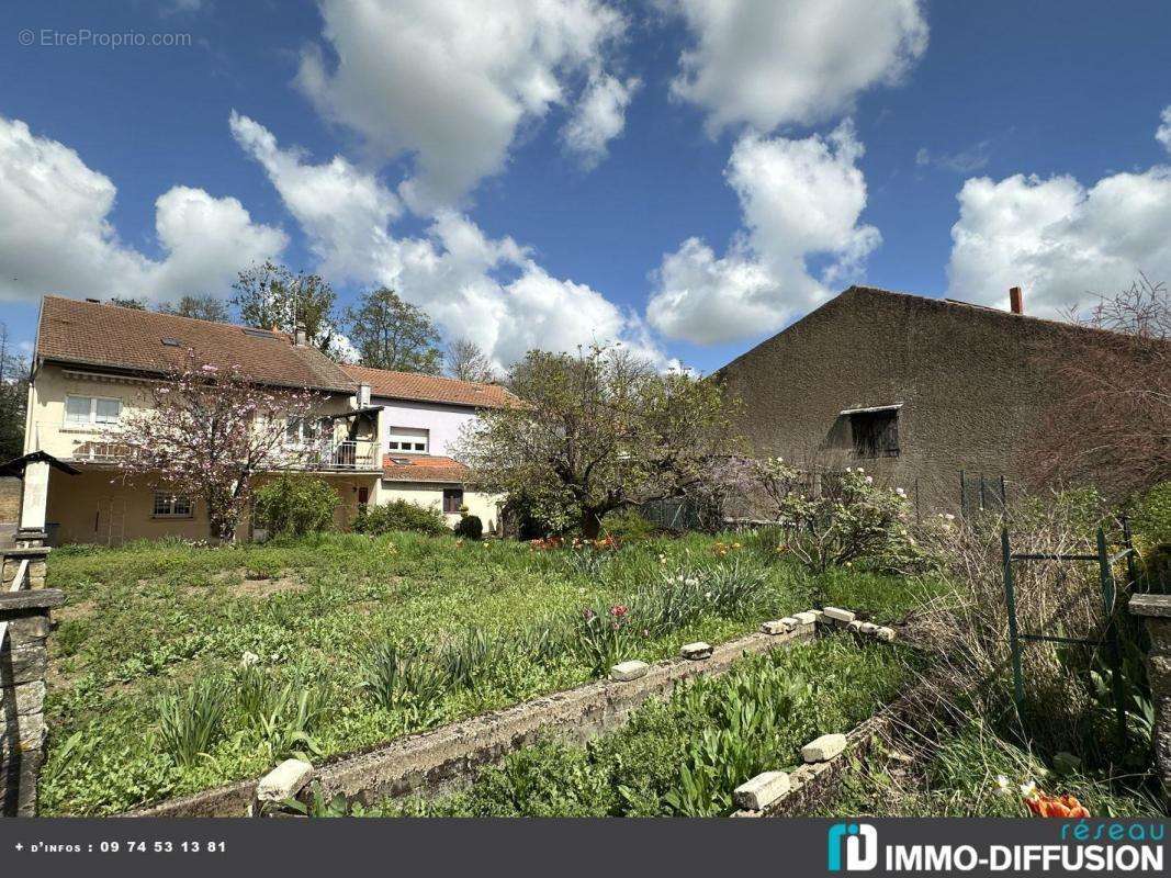 Maison à ENNERY