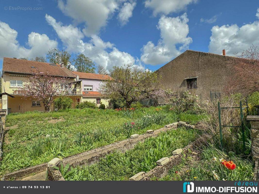 Maison à ENNERY