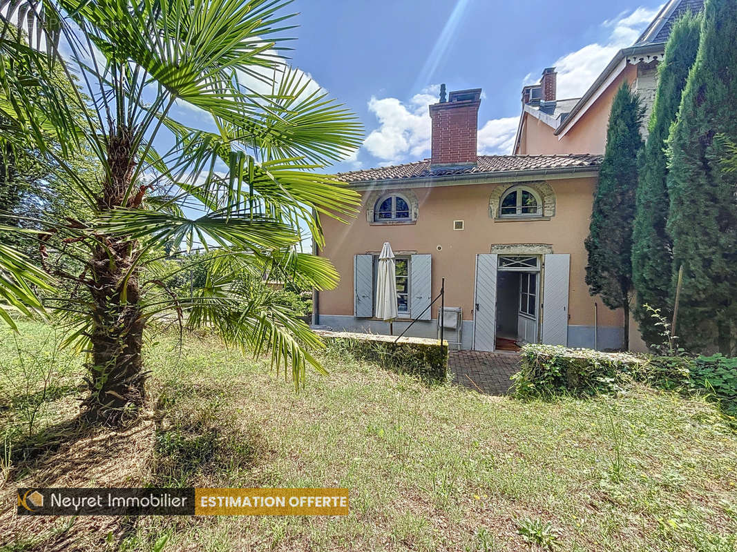 Maison à SAINT-GENIS-LAVAL