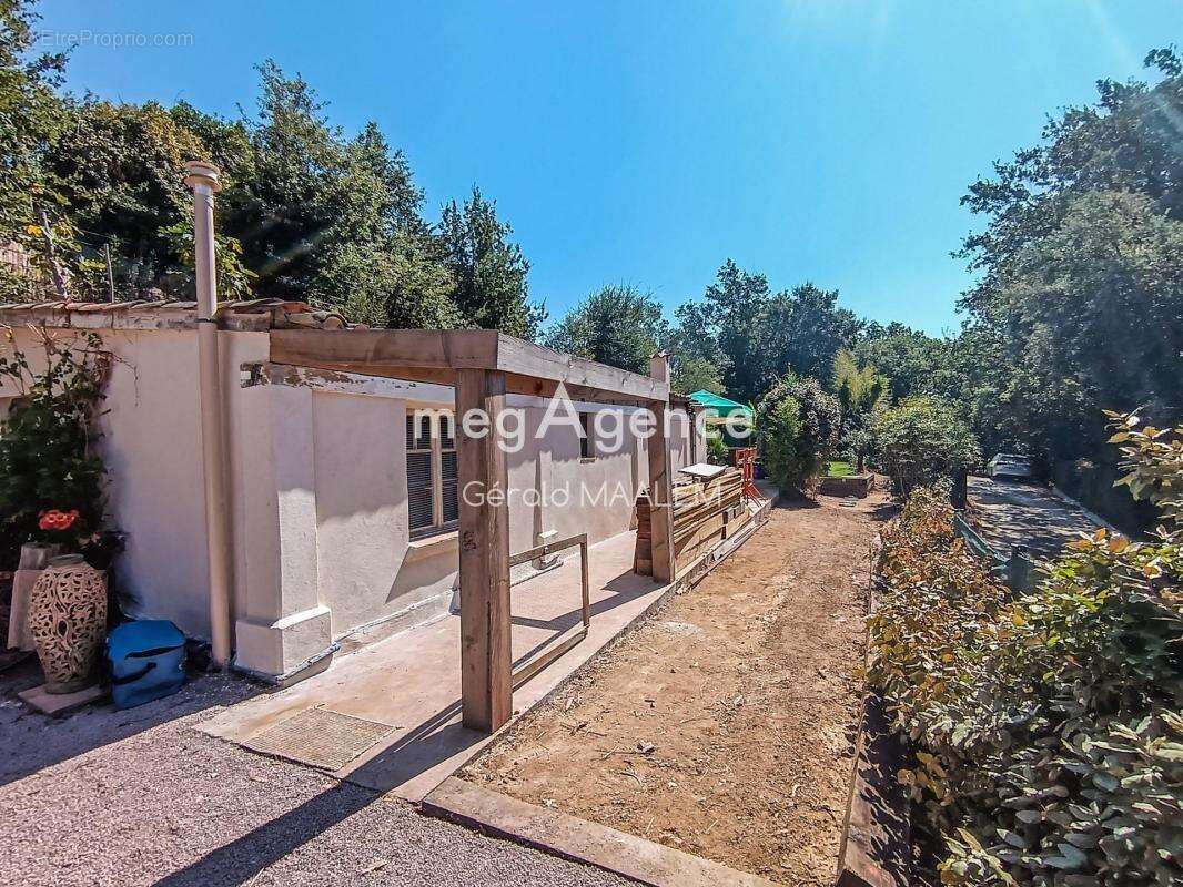 Maison à LA GARDE-FREINET