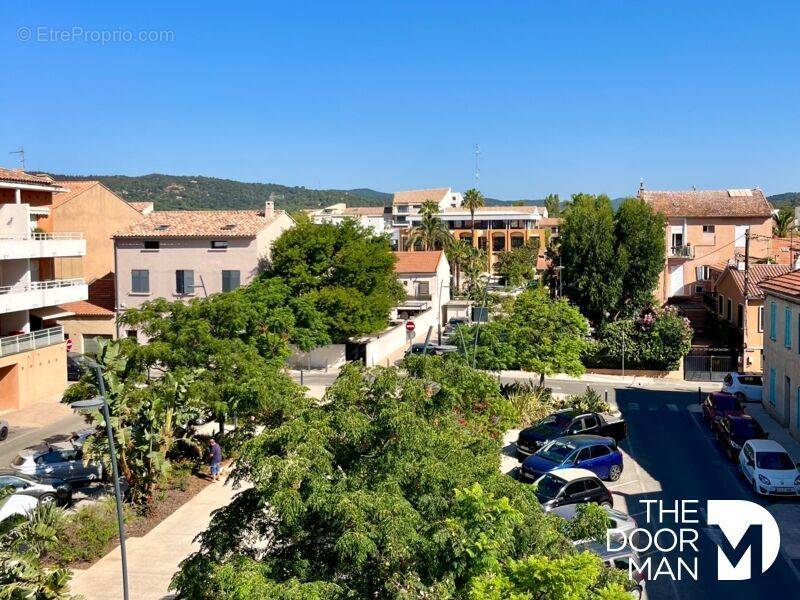 Appartement à LA LONDE-LES-MAURES