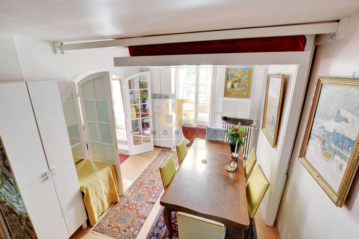 Appartement à PARIS-16E