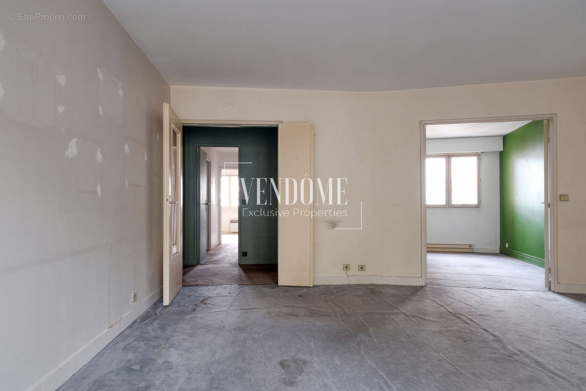 Appartement à PARIS-17E