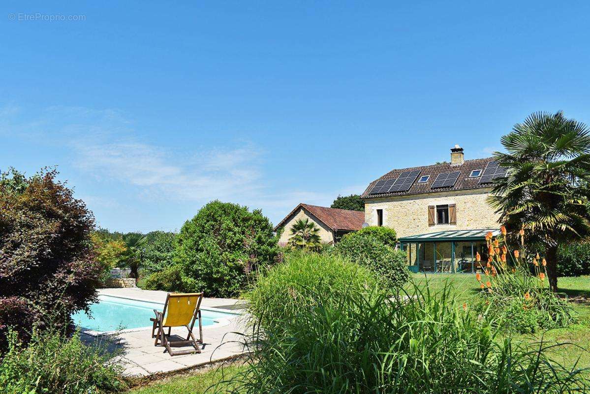 Maison à LA CHAPELLE-AUBAREIL