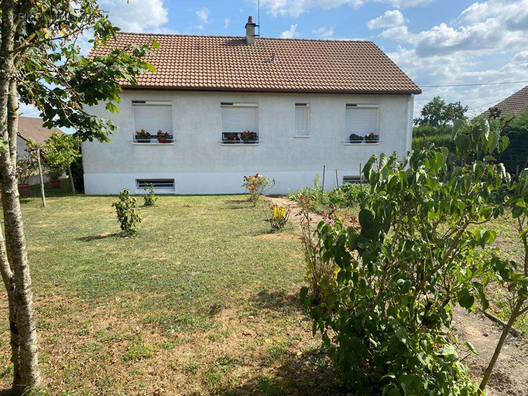 Maison à MEZIERES-EN-BRENNE