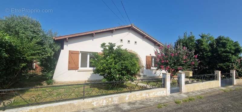 Maison à CAZAUBON