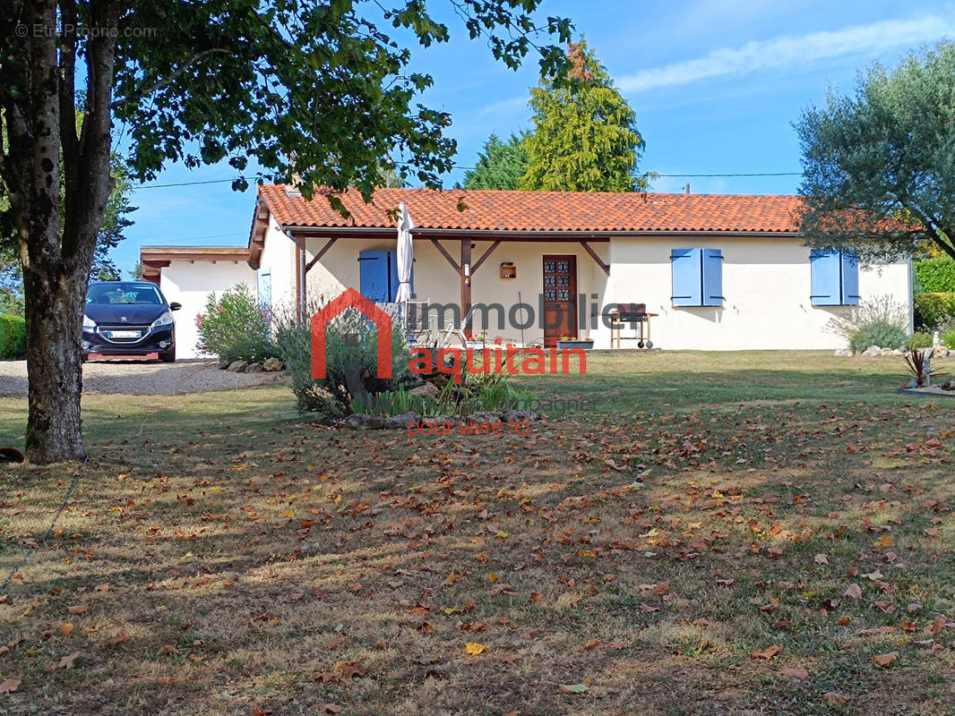 Maison à BONNEVILLE-ET-SAINT-AVIT-DE-FUMADIERES