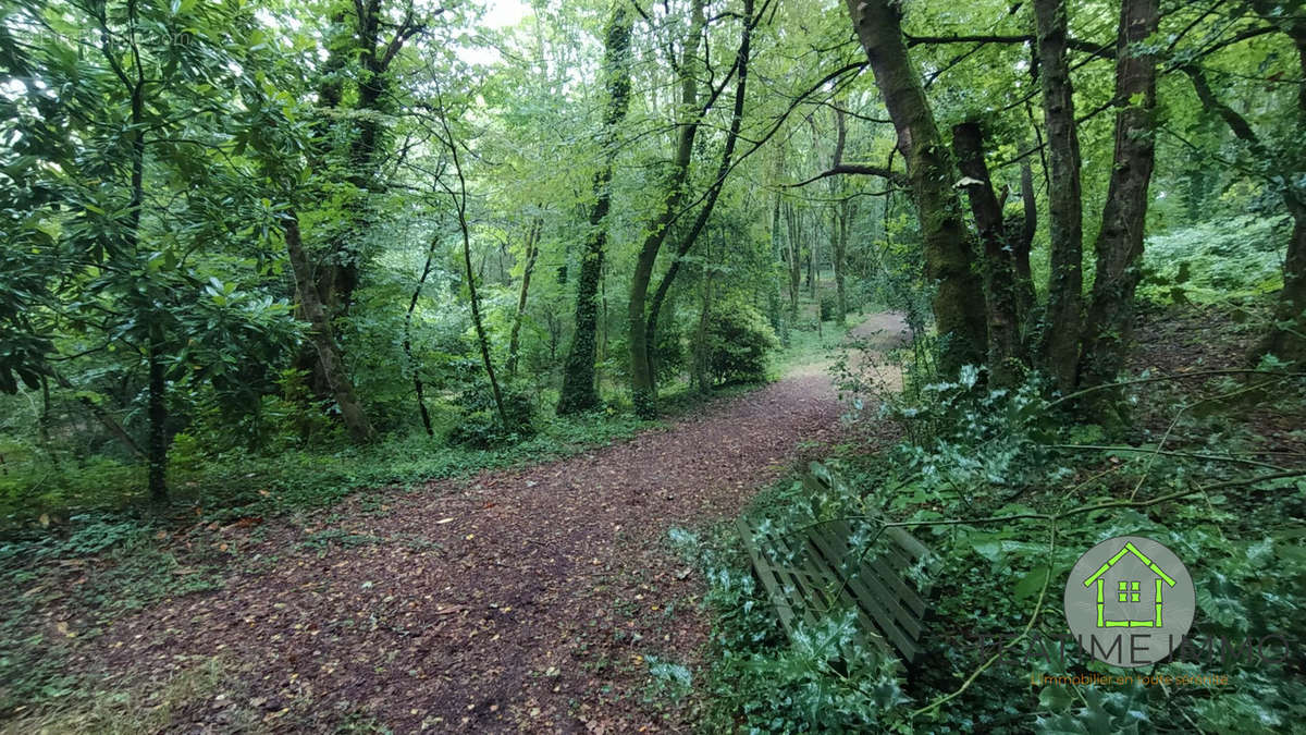 Terrain à QUIMPER