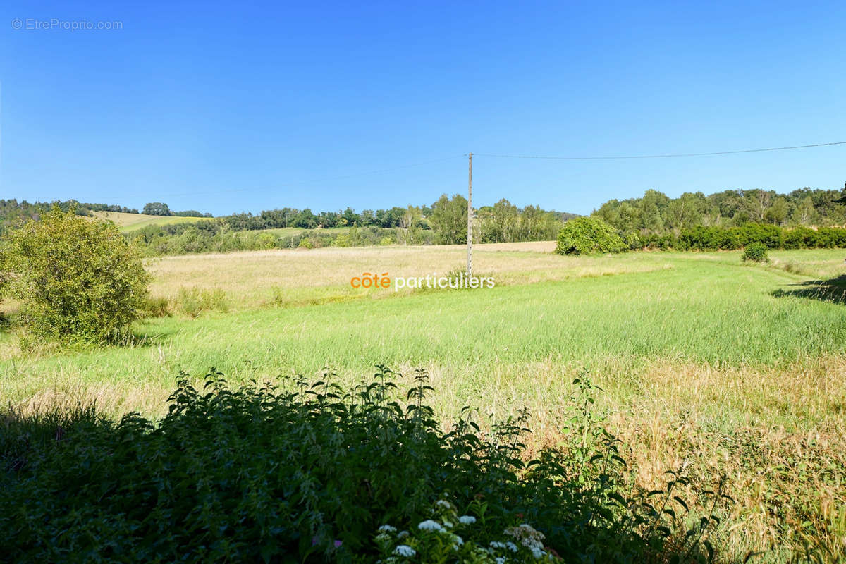 Appartement à LABESSIERE-CANDEIL