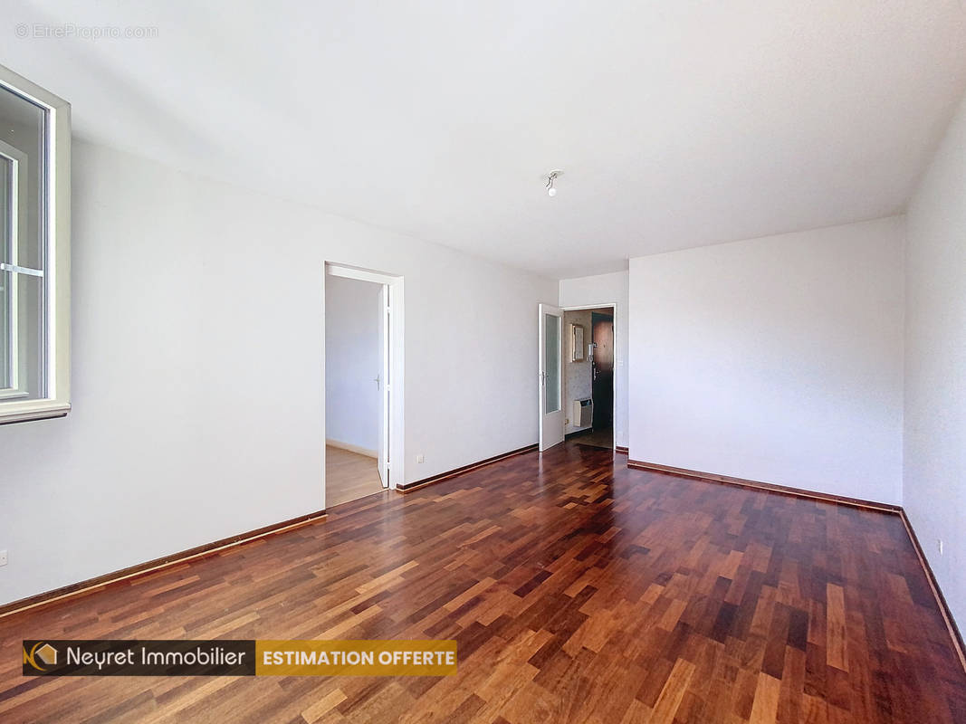 Appartement à SAINT-ETIENNE