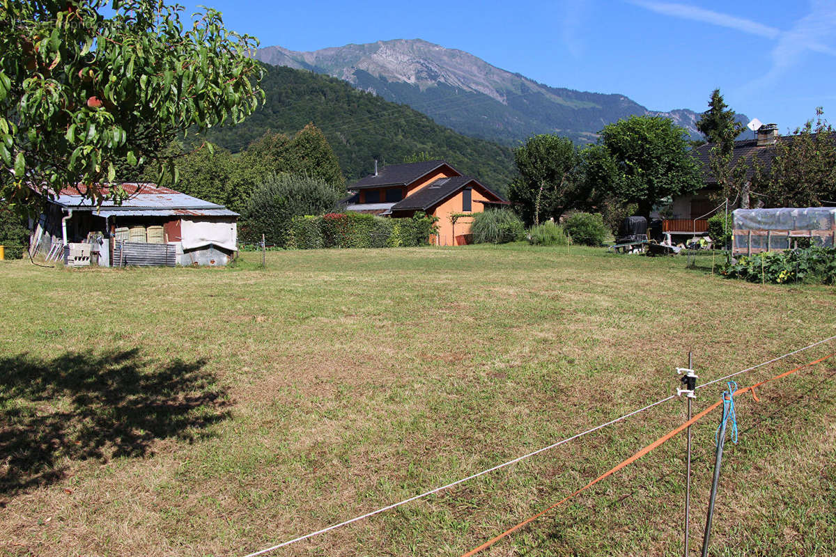 Terrain à CESARCHES