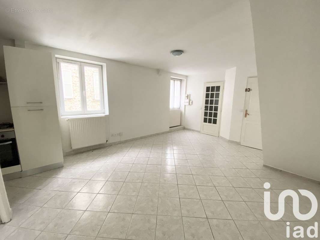 Photo 8 - Appartement à SAINT-FARGEAU-PONTHIERRY