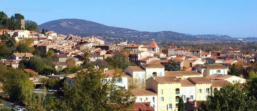 Appartement à COGOLIN