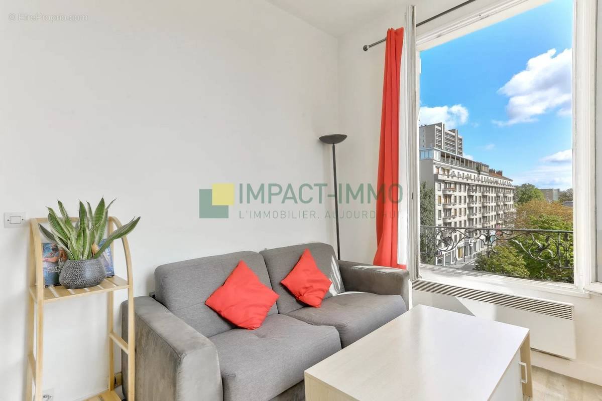 Appartement à COURBEVOIE