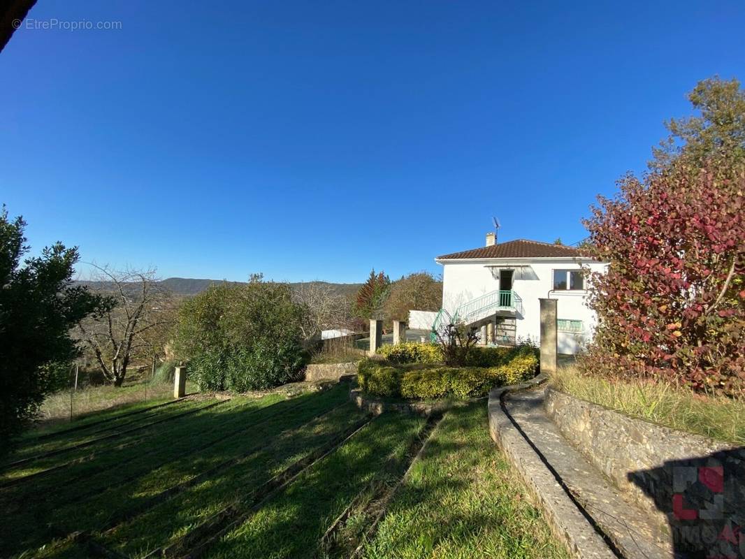 Maison à PUY-L&#039;EVEQUE