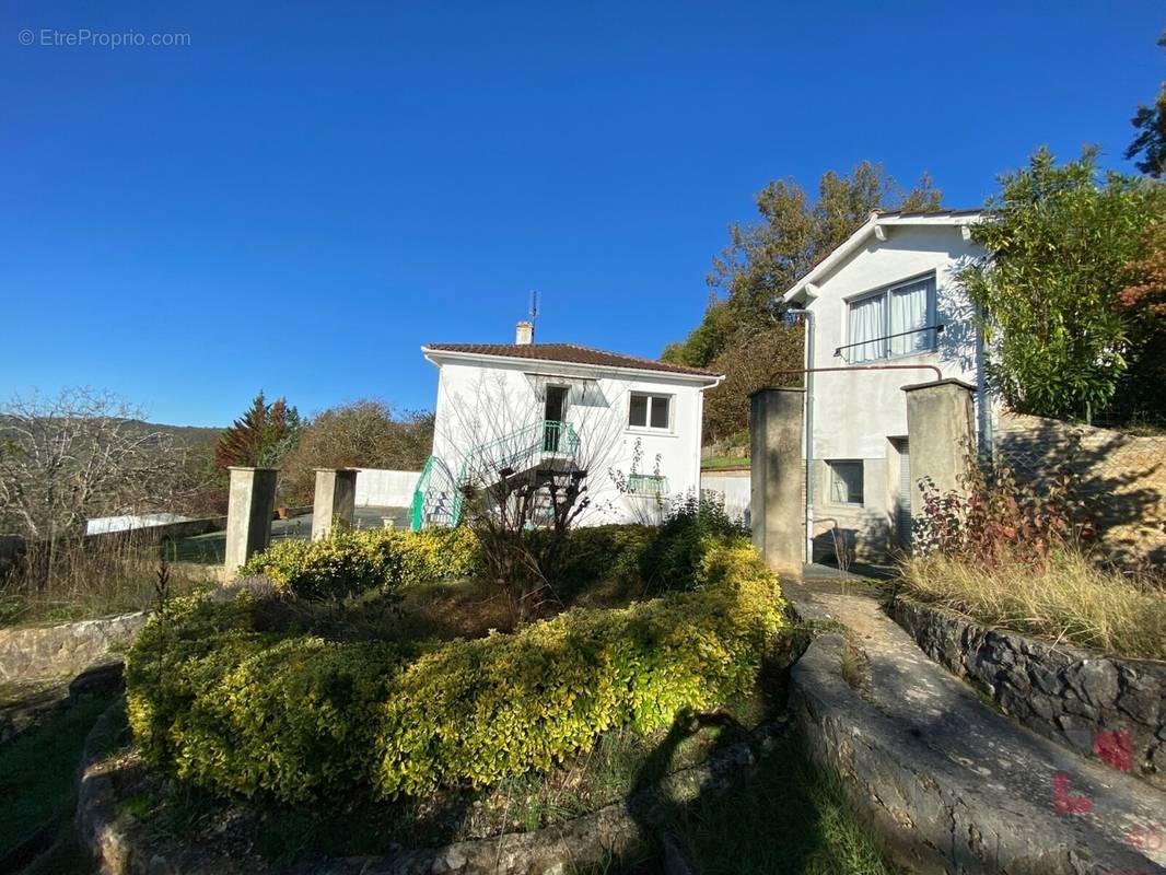 Maison à PUY-L&#039;EVEQUE