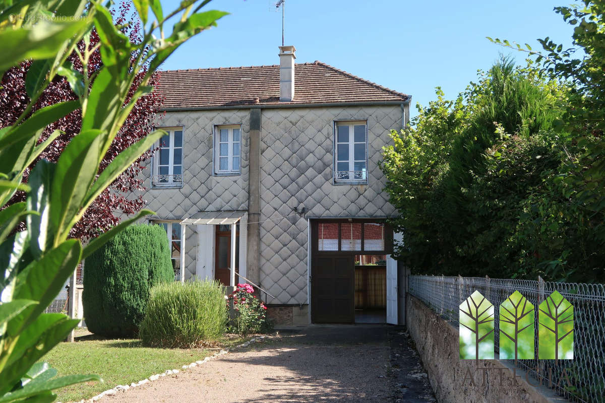 Maison à BONNAT