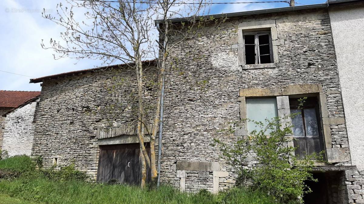 Maison à PERCEY-LE-GRAND