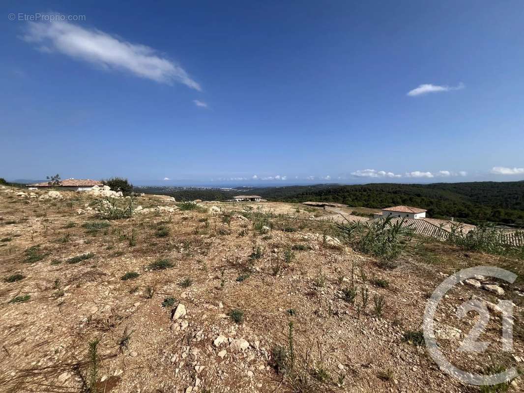 Terrain à ROQUEFORT-LES-PINS