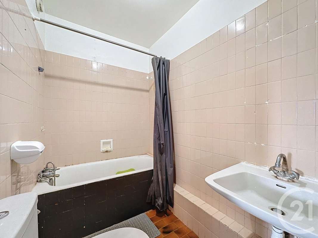 Appartement à PARIS-14E