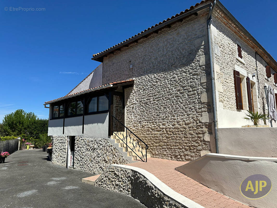 Maison à BELLUIRE