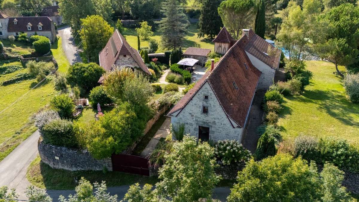 Maison à LACAPELLE-MARIVAL