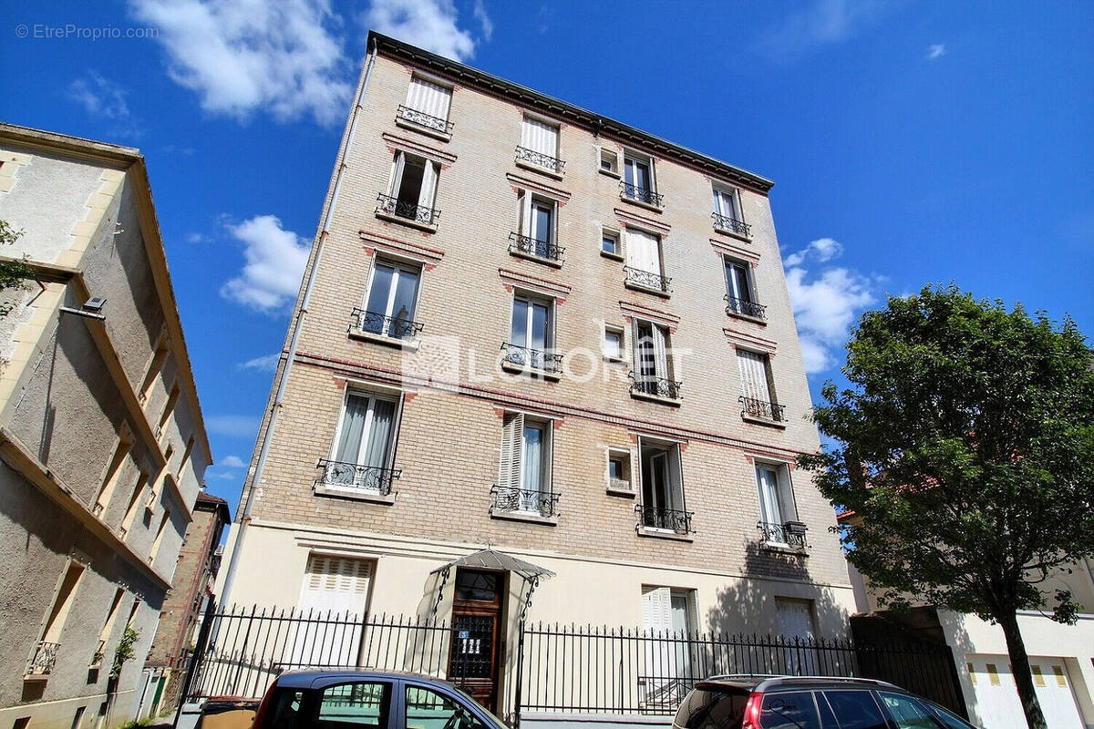 Appartement à LA GARENNE-COLOMBES