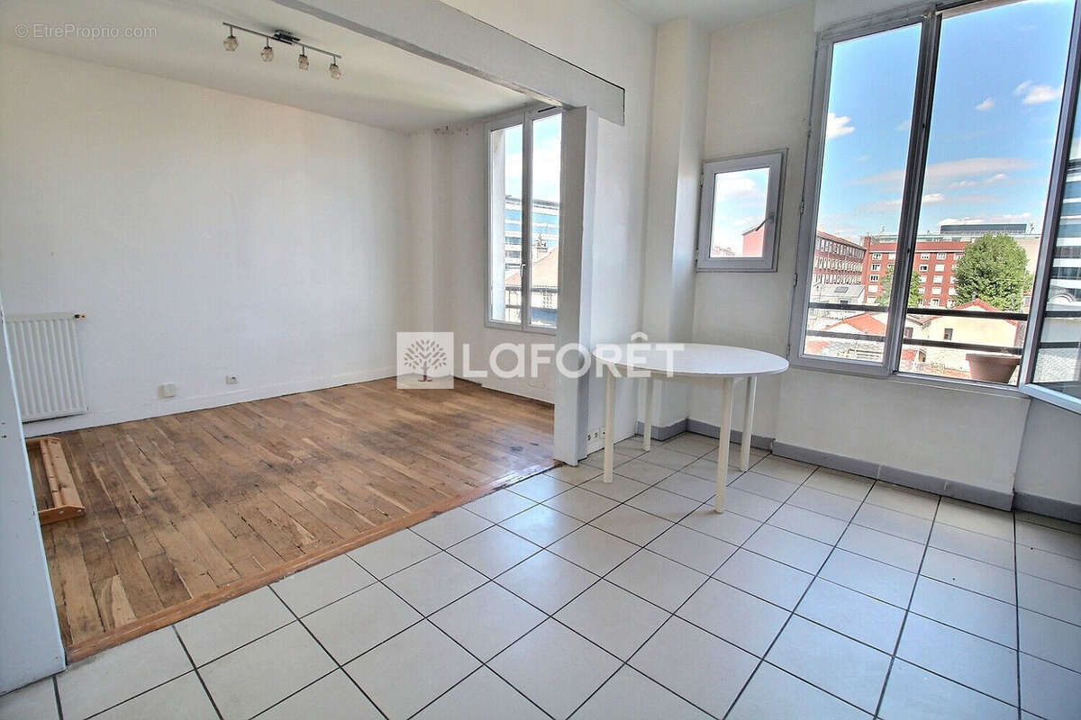 Appartement à LA GARENNE-COLOMBES