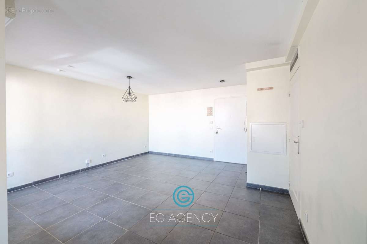 Appartement à MARSEILLE-8E