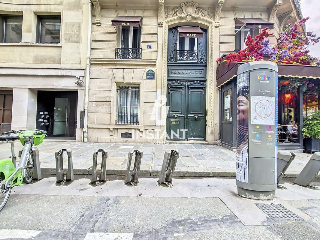 Appartement à PARIS-8E