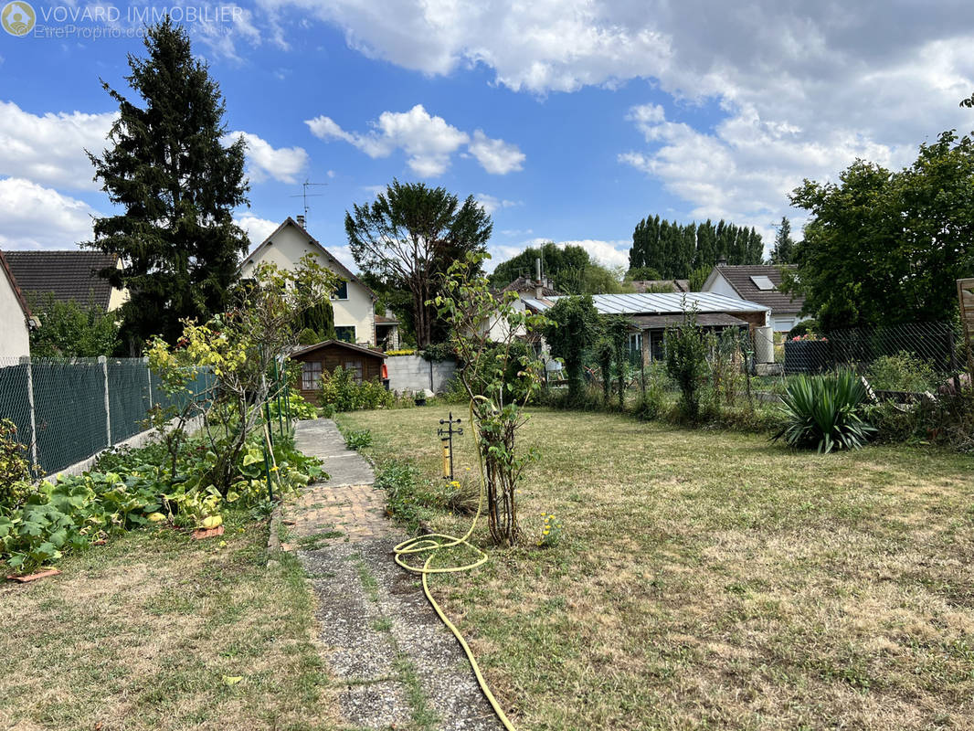 Terrain à SARCELLES