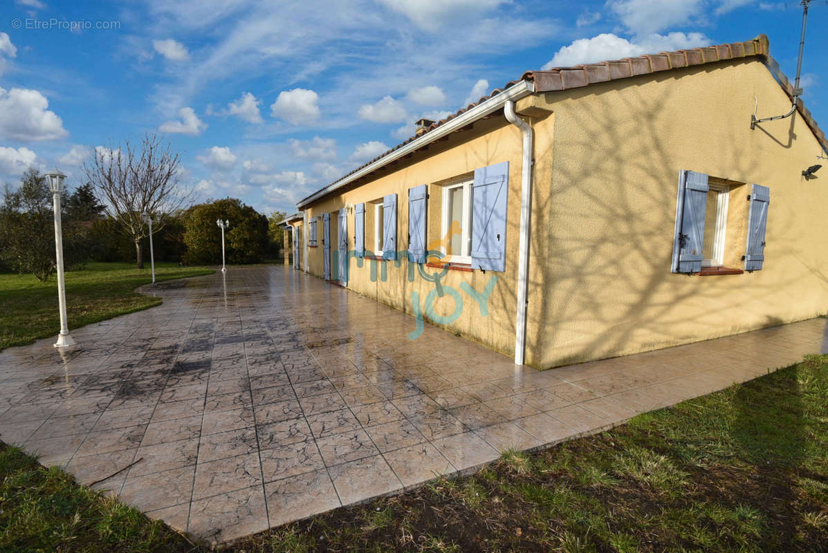 Maison à CARBONNE