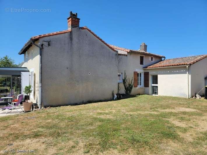 Maison à VILLEFAGNAN