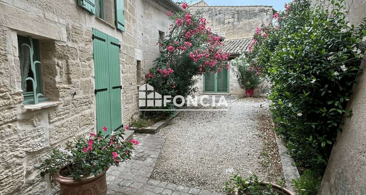 Maison à UZES