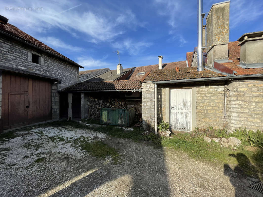 Maison à ROCHES-BETTAINCOURT