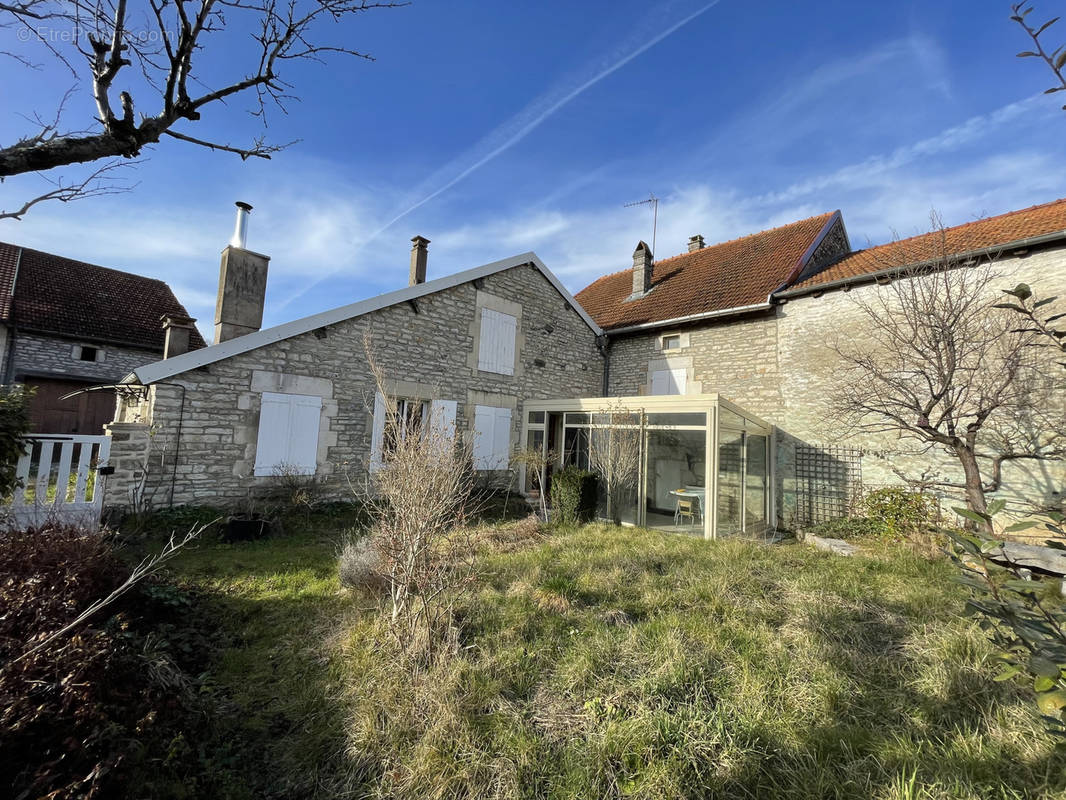 Maison à ROCHES-BETTAINCOURT