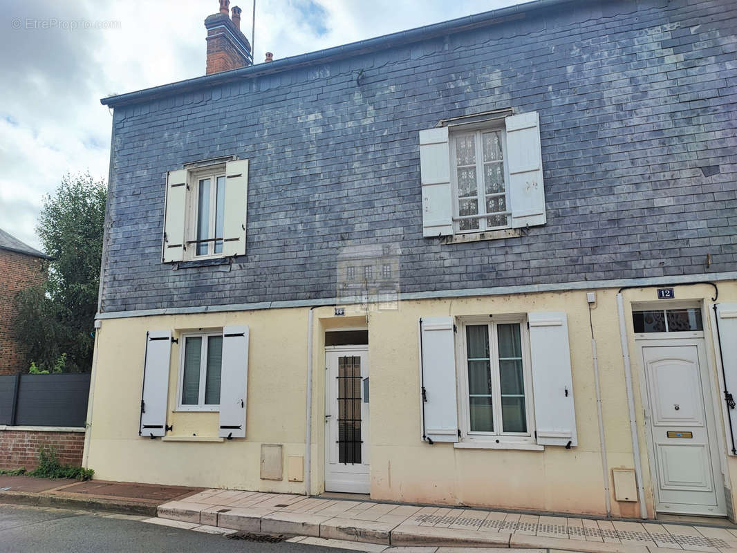 Maison à BEAUMONT-LE-ROGER