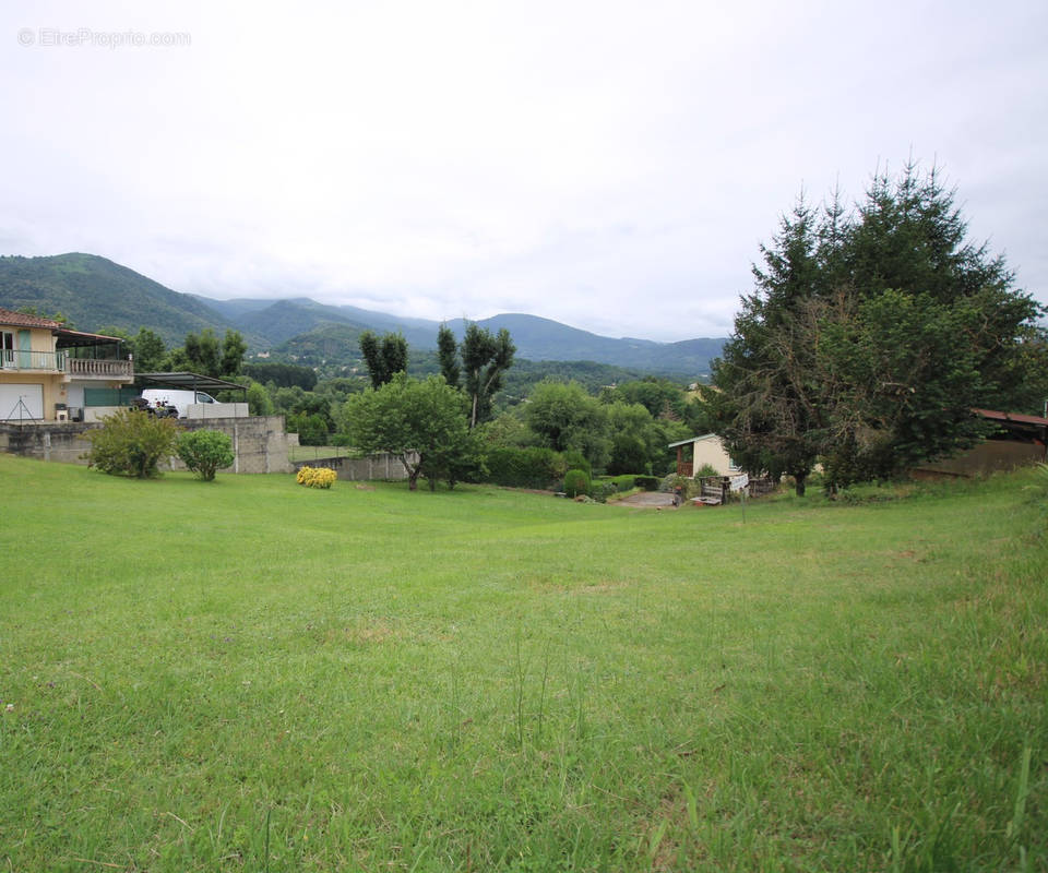 Terrain à FOIX