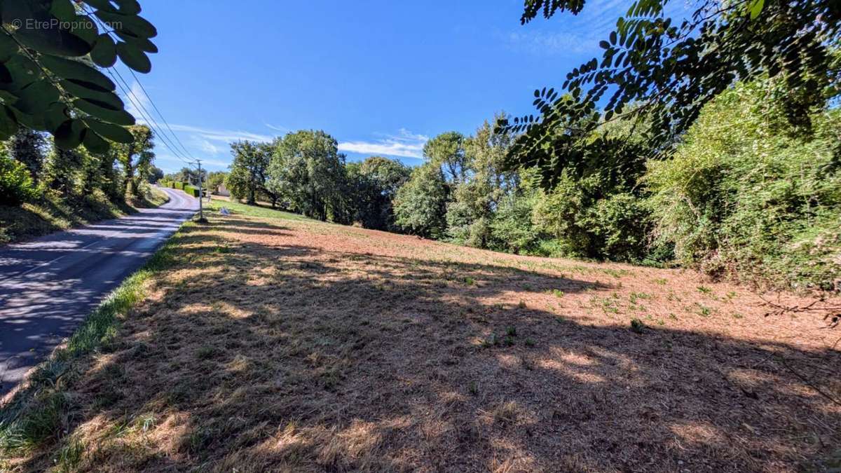 Terrain à SARLAT-LA-CANEDA