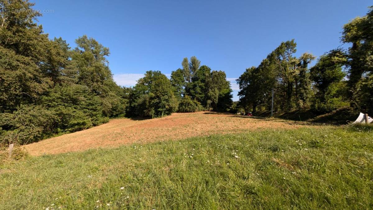 Terrain à SARLAT-LA-CANEDA