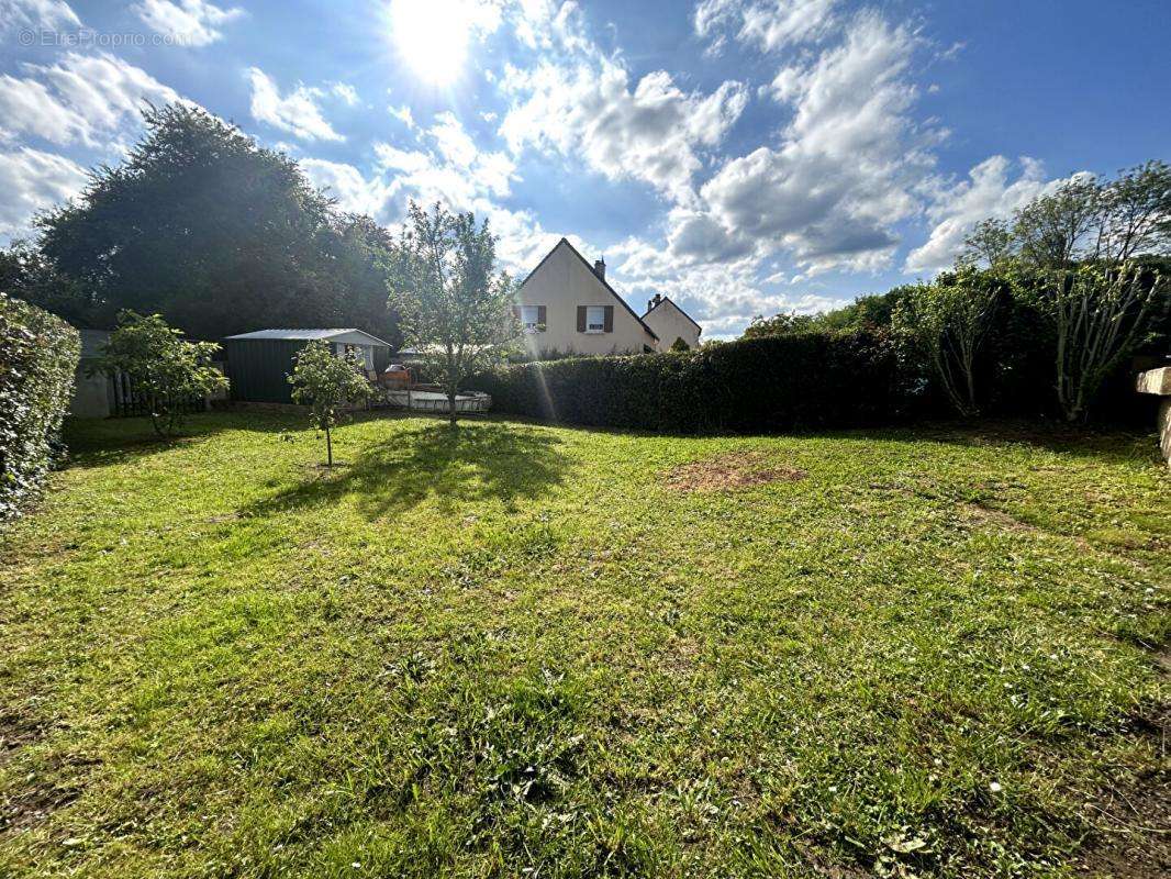 Maison à SAVIGNY-LE-TEMPLE