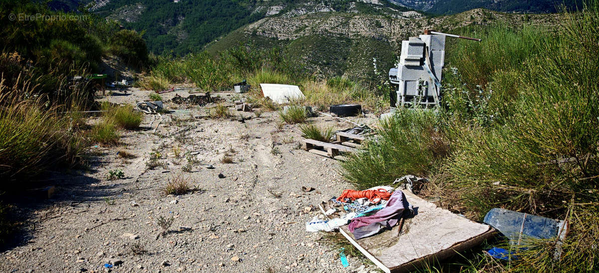 Terrain à LUCERAM